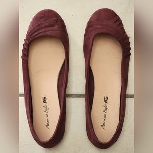 American eagle maroon flats size 10